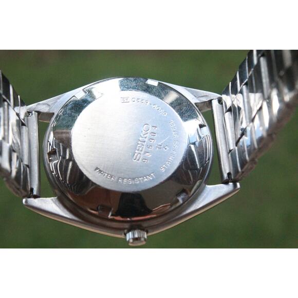 Vintage 1973 Seiko Automatic Mens Silver Watch W/daydate & Black accents - Picture 7 of 8